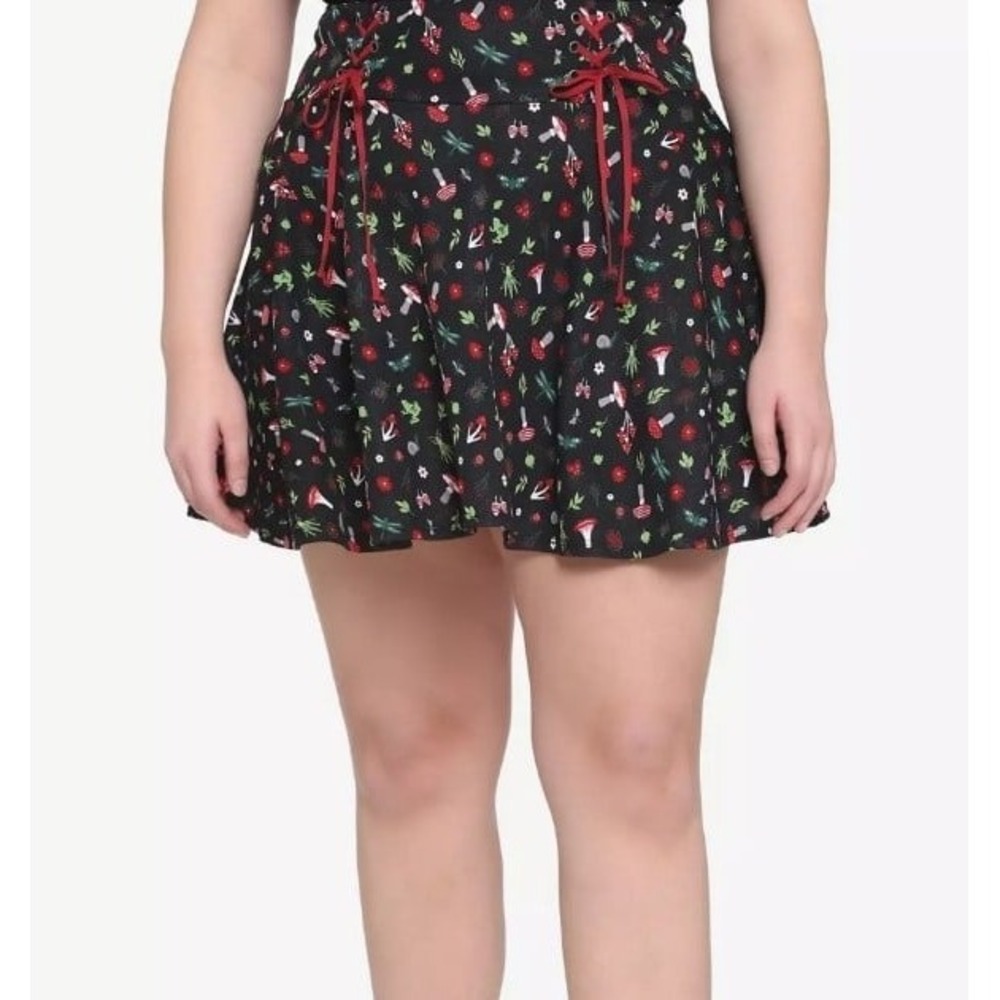 Hot Topic Black & Red Cottagecore Lace-Up Skirt Plus Size 2 Midnight Hour